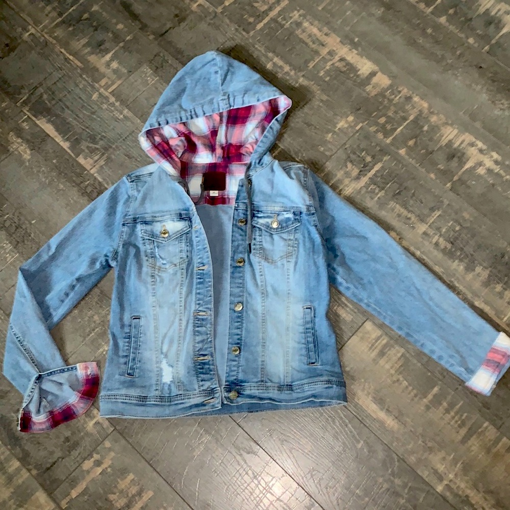 Women’s small plaid/denim jacket